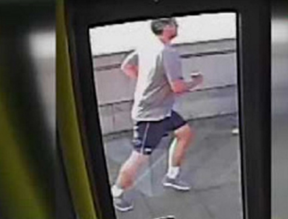 Milioner iz čista mira gurnuo ženu pod autobus!