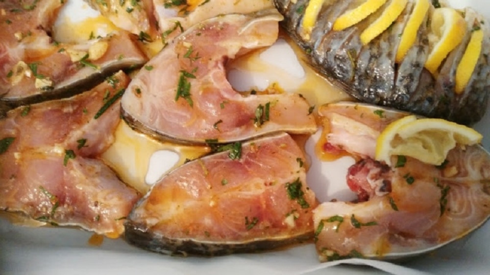 Šaran u marinadi pečen u rerni