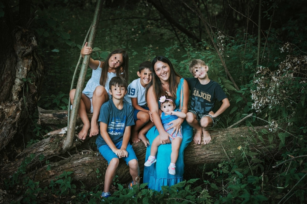 Biljana je mlada, lepa, doktor nauka i majka petoro dece!