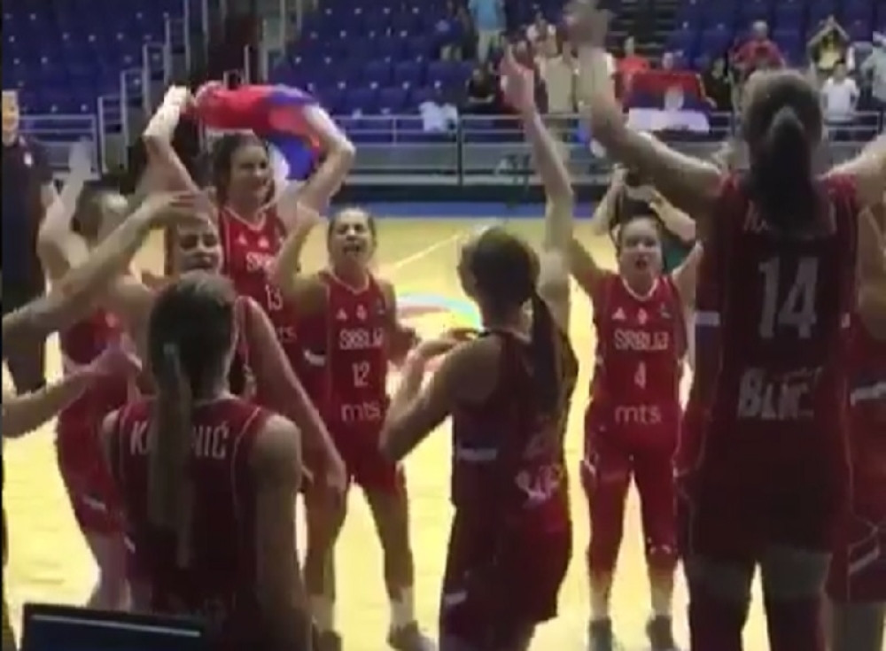 Devojke uz Cecu slavile pobedu! (VIDEO)