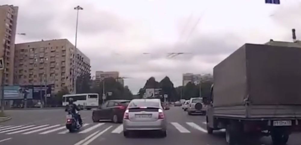 Za dlaku su izbegli smrt, a kamera je sve snimila!