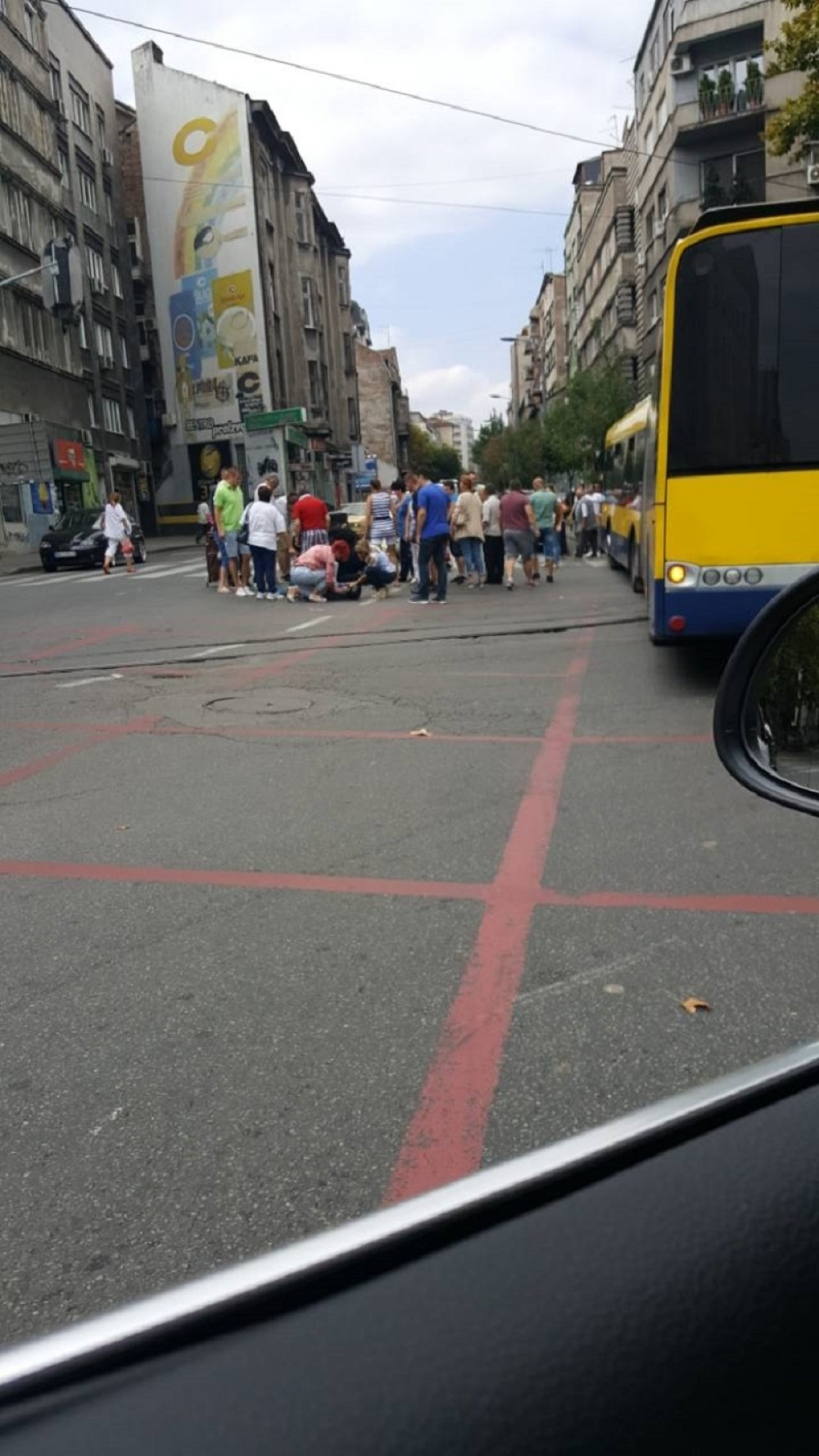 Motociklista teško povređen u udesu