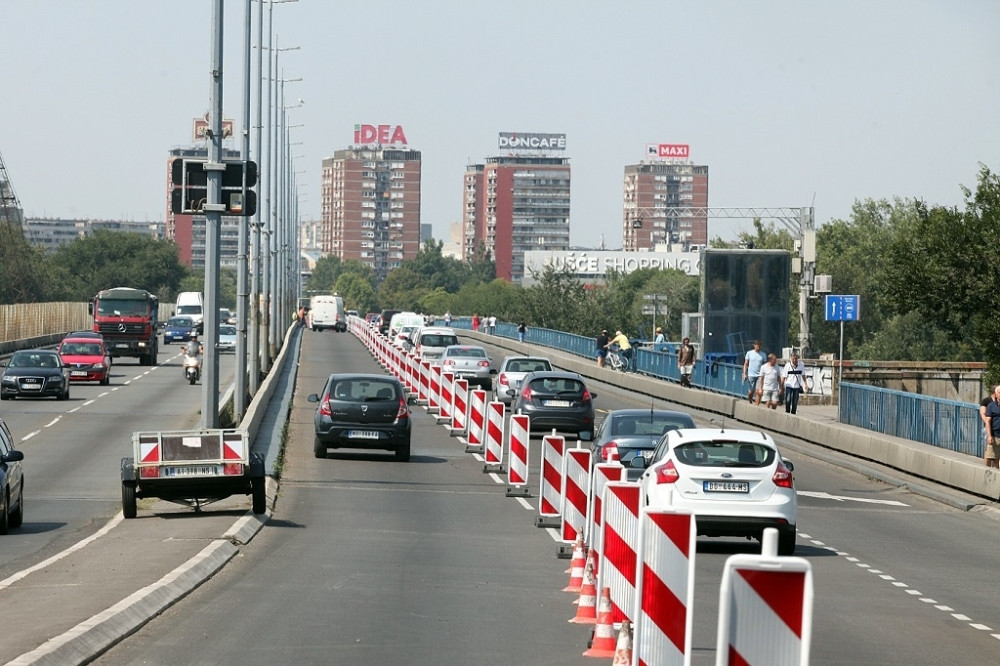 Dva lančana sudara na Brankovom mostu