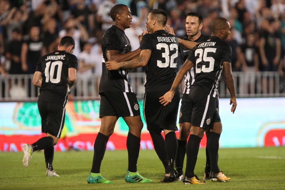 Padaju kvote na rivale Zvezde i Partizana!