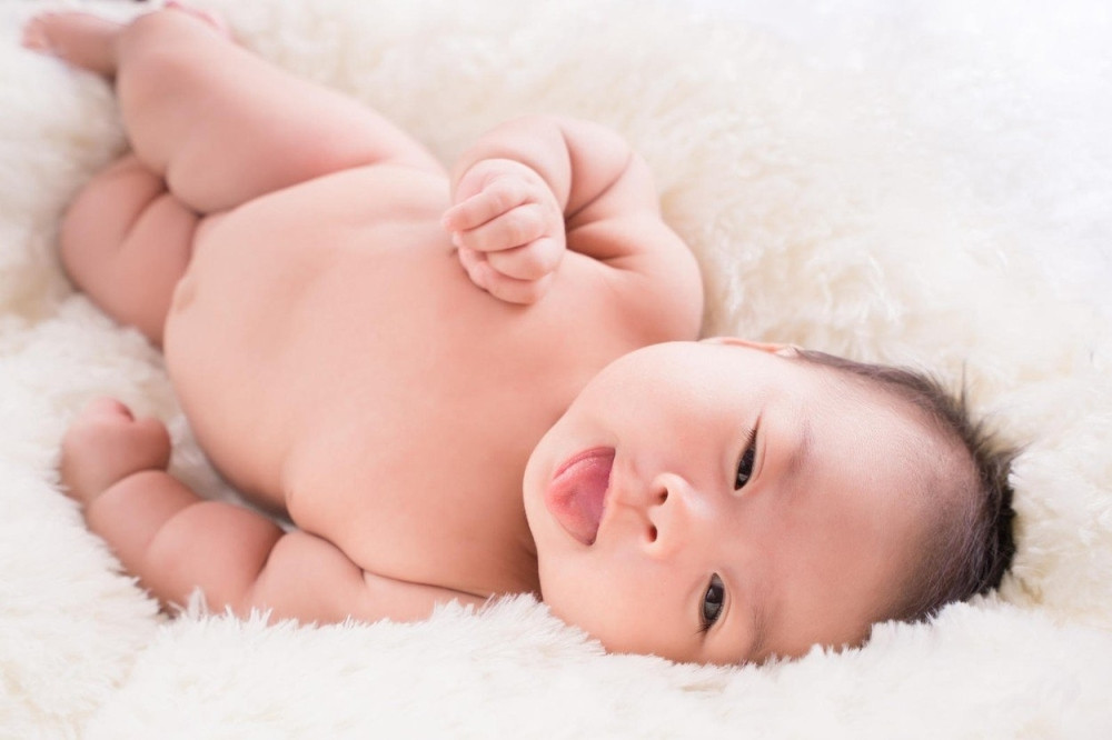 Devojčica (12) rodila bebu, pa je bacila u grmlje!