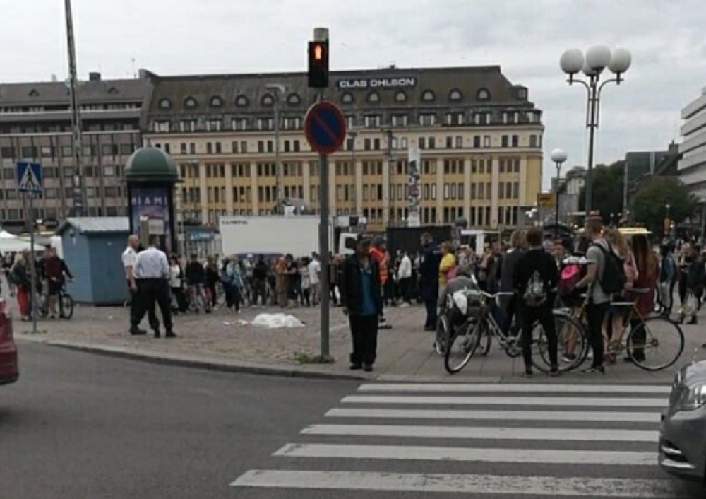 Teroristički napad u Finskoj, dvoje mrtvih! (UZNEMIRUJUĆ VIDEO)