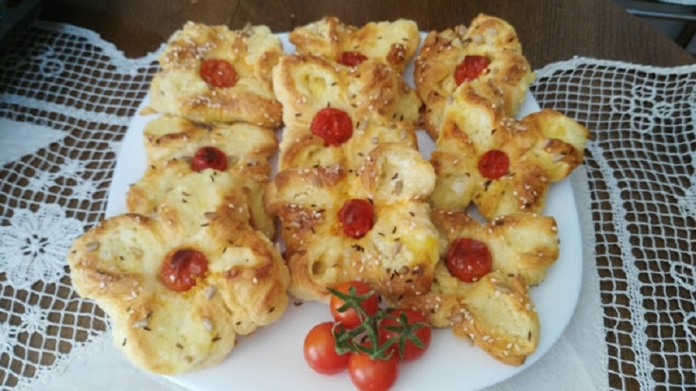 Fino slano pecivo sa čerijem (VIDEO)