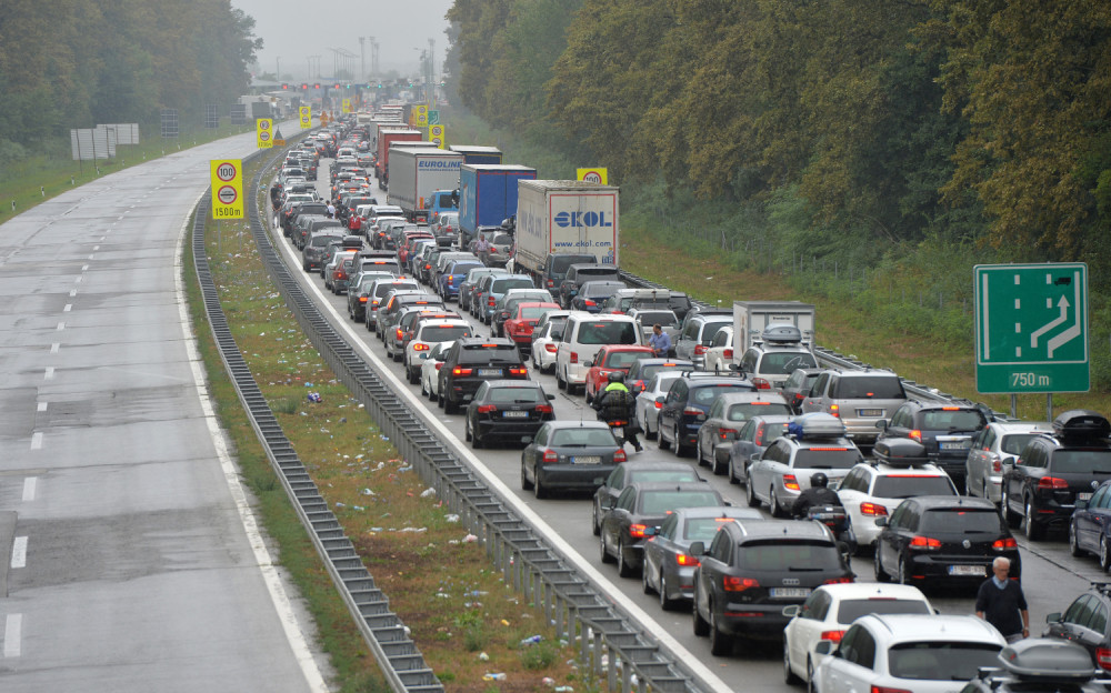 Prevelika gužva na Batrovcima, kolona u kilometrima - velika opasnost od jedne stvari!
