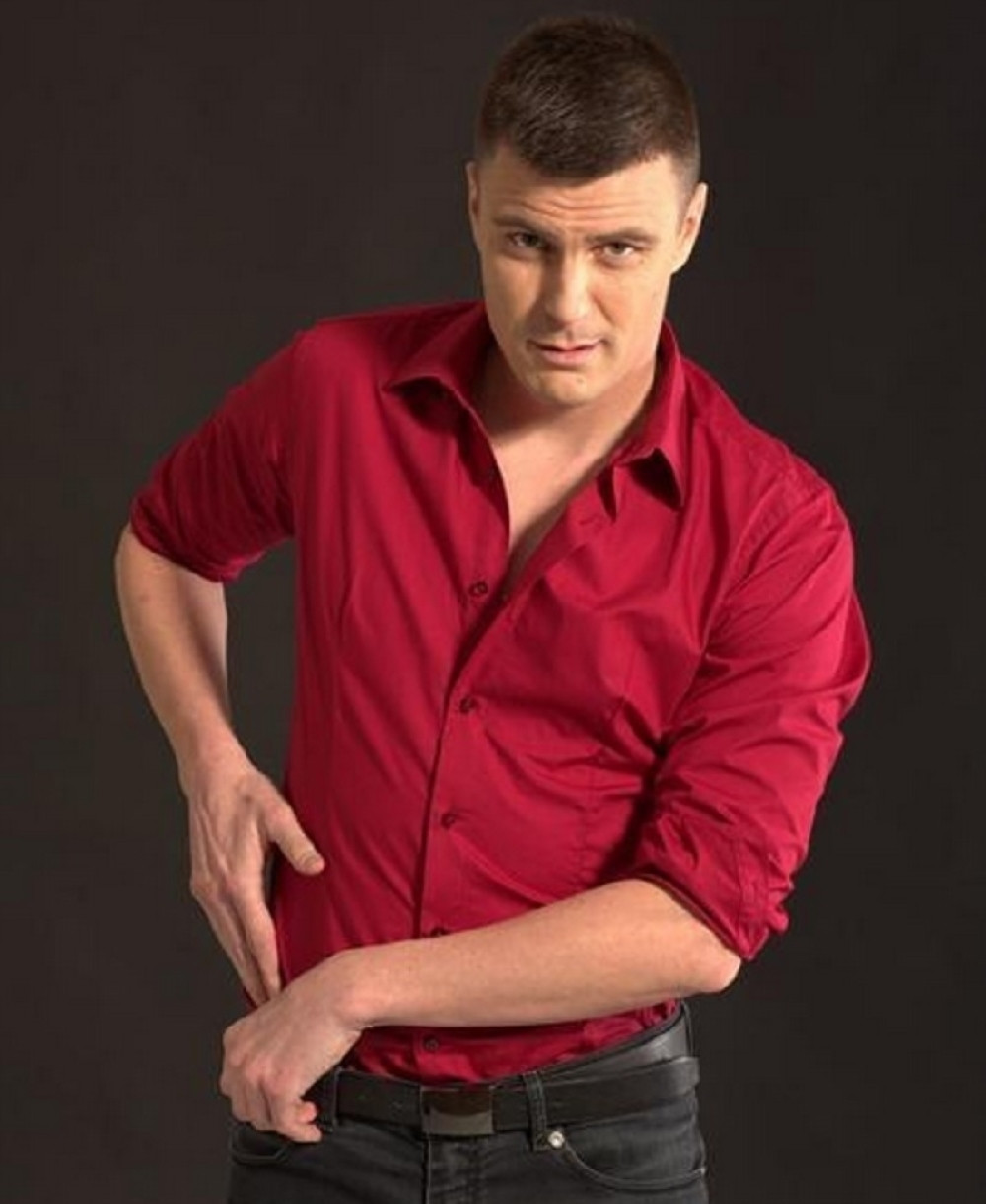 Skinuo se Vuk Kostić i pokazao čime raspolaže! (FOTO)