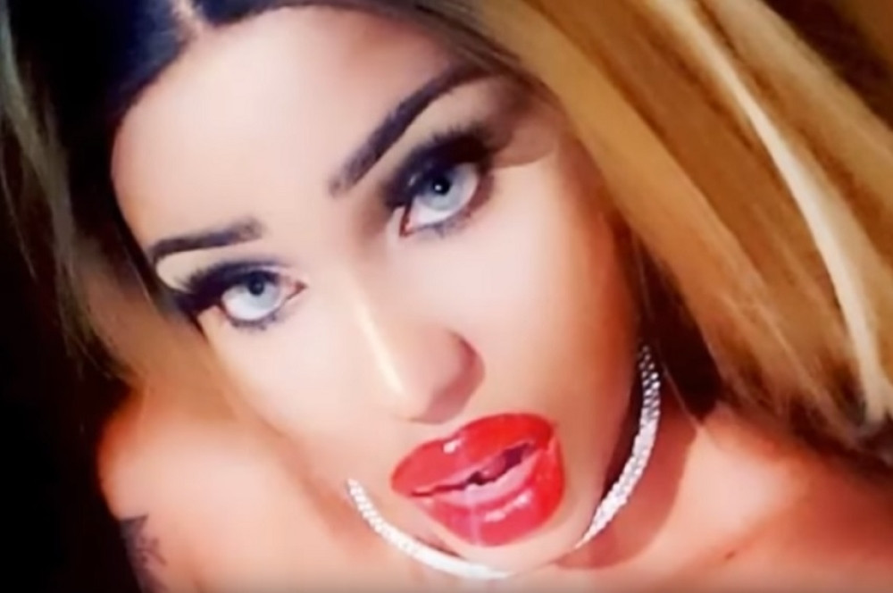 Sindi: Biću hodajuća lutka za seks