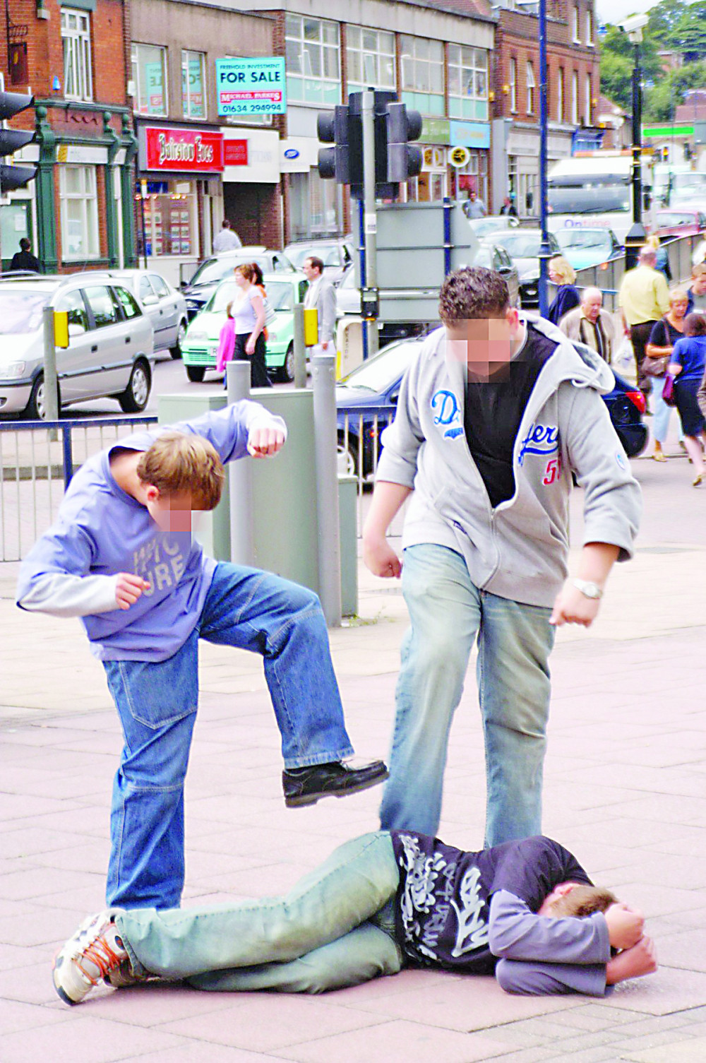 Bacili fudbalera u Savu jer se ku*čio!