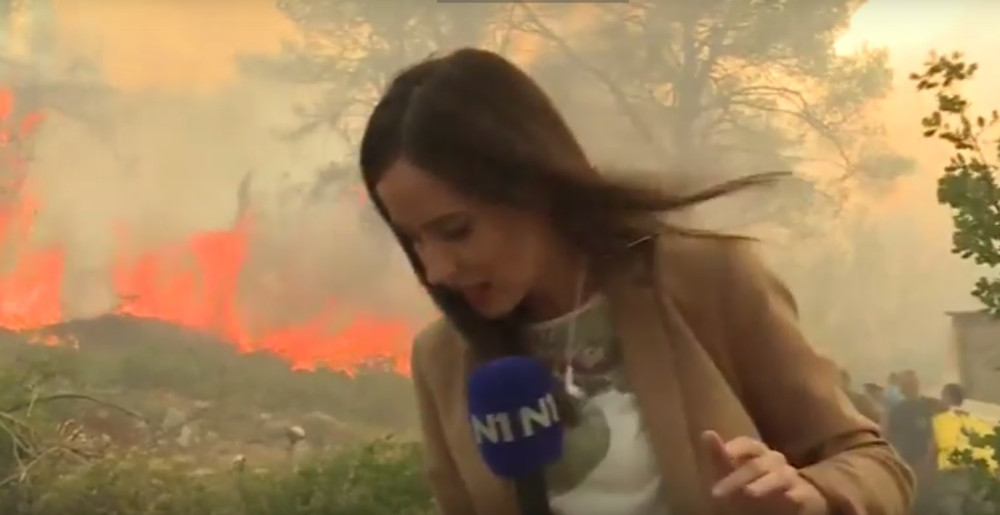 Novinarka se zamalo zapalila tokom izveštavanja o požarima