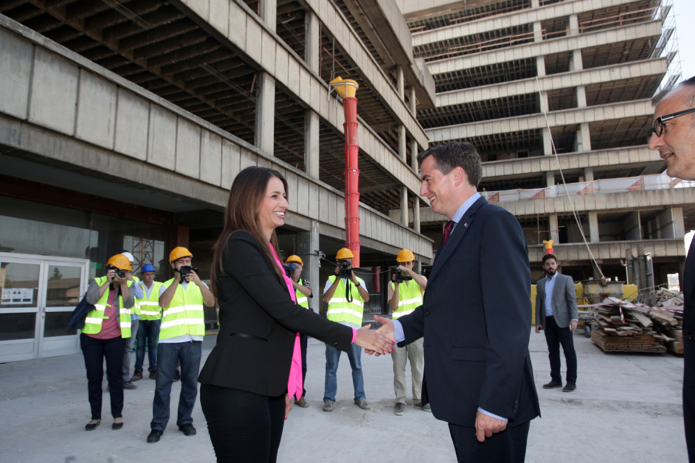 Kuburović provela Mekalistera kroz Palatu pravde