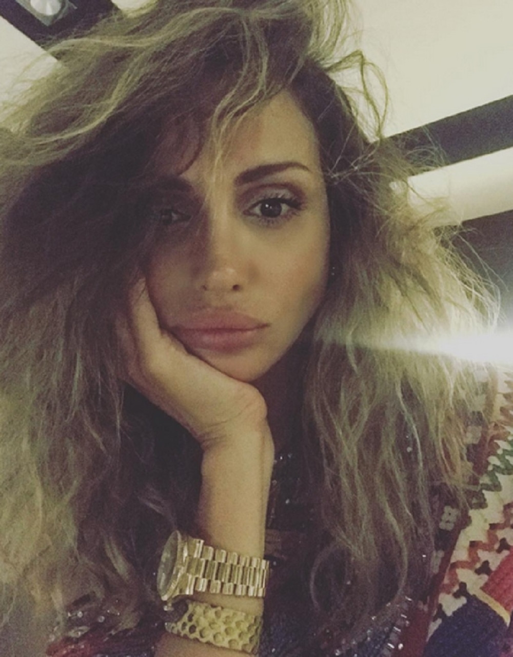 Dok svi bruje o njenom razvodu, Emina radi ovo! (VIDEO)