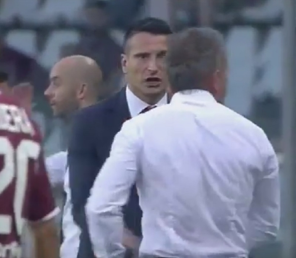 Umalo pretukao pomoćnike zbog loše izmene (VIDEO)