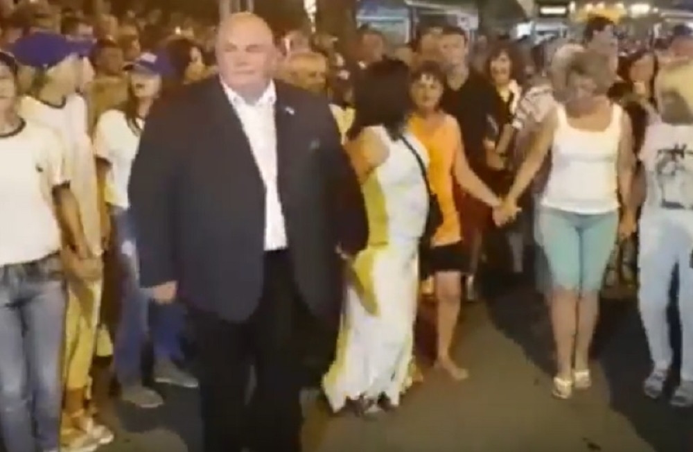 Palma opleo kolce usred Paralije! (VIDEO)