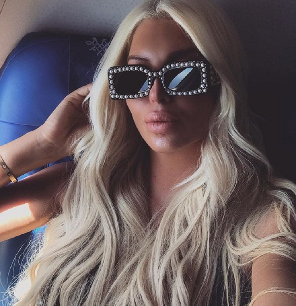 Karleušu muva lezbijka!