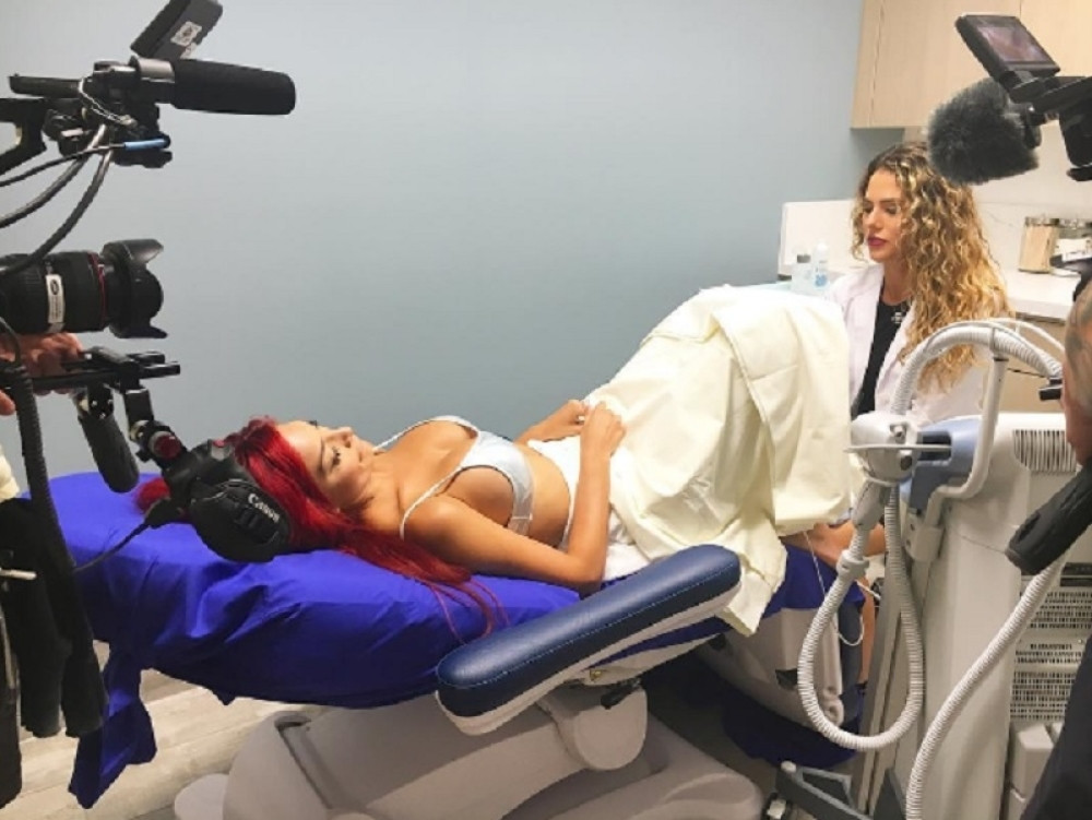 Starleta snimala orošavanje vagine (FOTO)