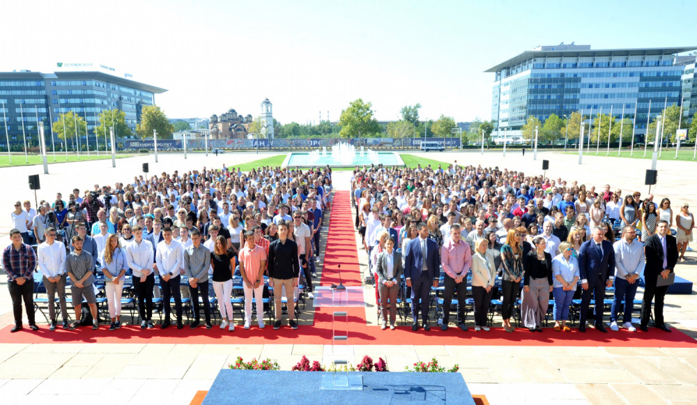 Brnabić: Stvorićemo uslove da mladi ostanu u zemlji