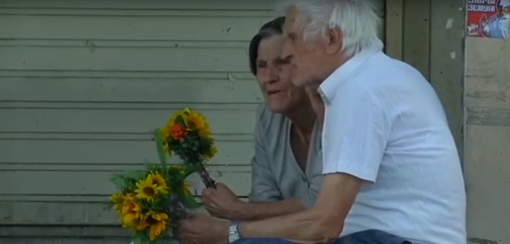 Otkriveno ko su baka i deka koji prodaju suncokrete kod Ušća