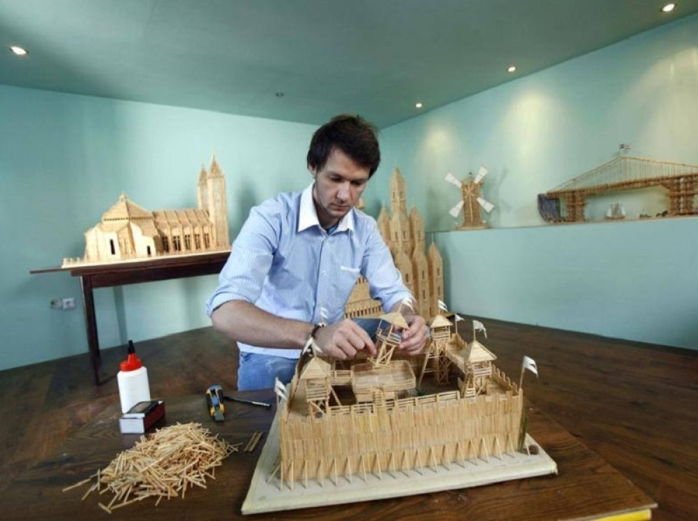 Tomislav od šibica pravi čuda! (FOTO)