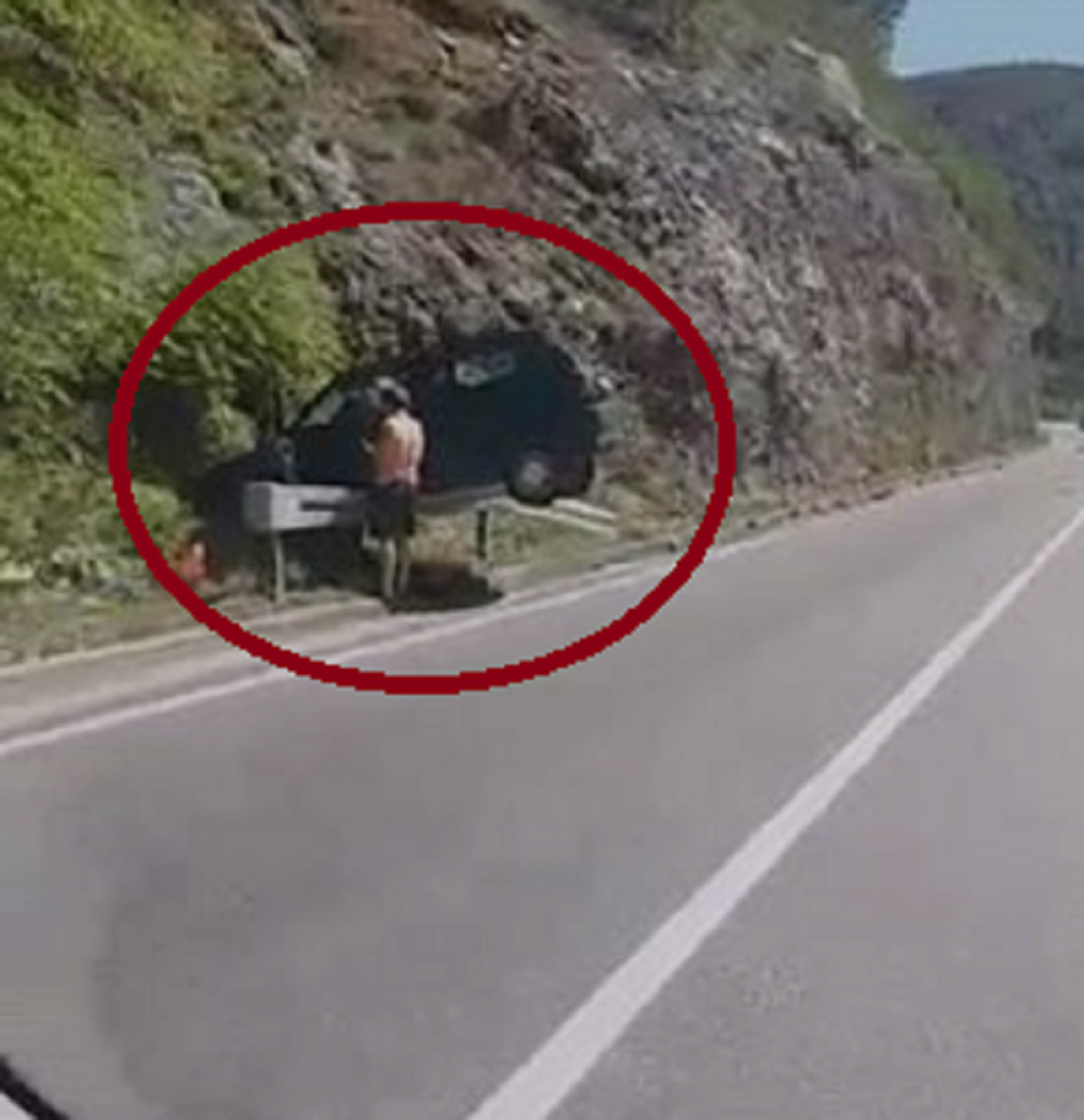 Završio na ogradi, kao da je pao s neba! (VIDEO)