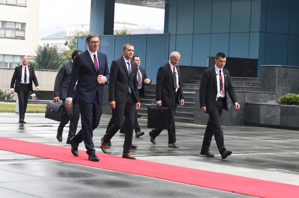 Vučić: Nemojte da od Srbije pravite bauka!