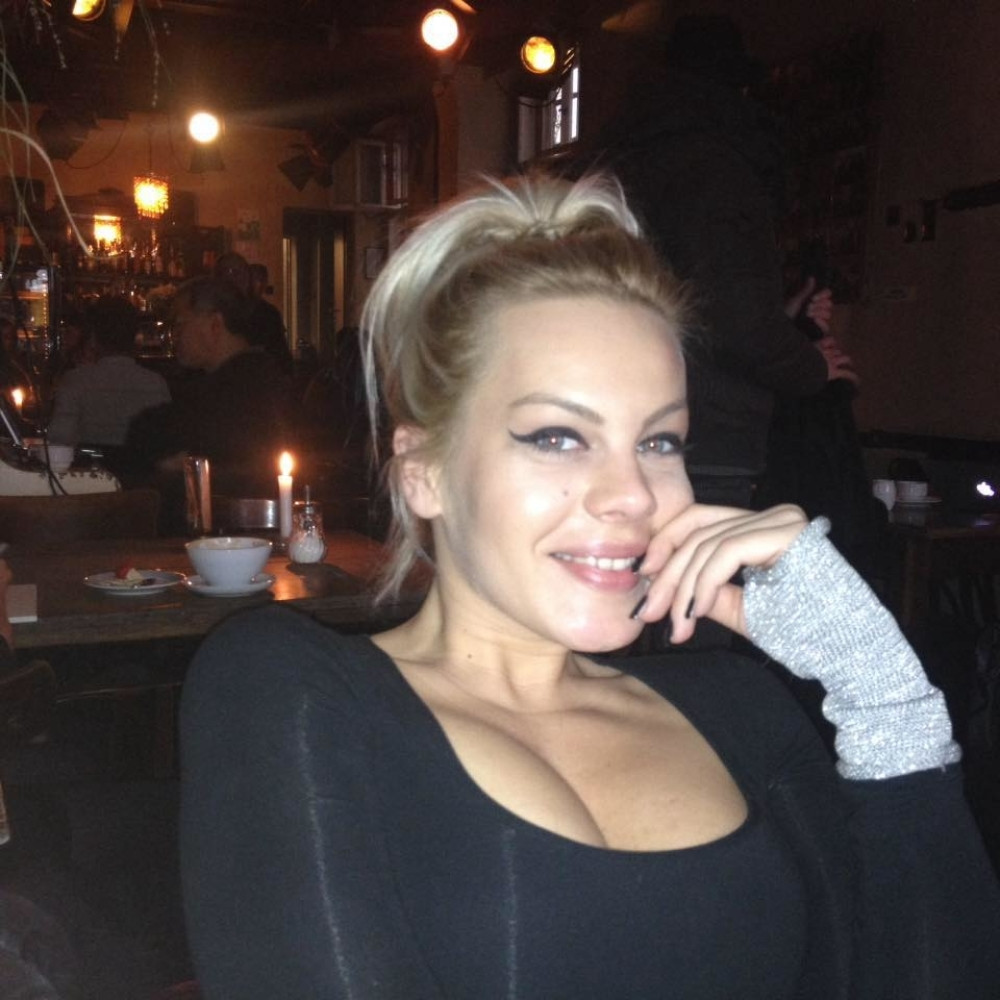 Ivana u depresiji, samo plače u sobi!