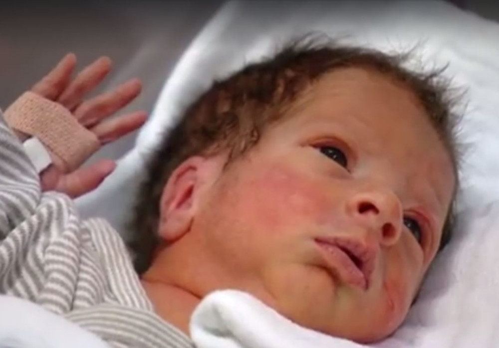 Maja je na neverovatan način rodila dva preslatka dečaka! (VIDEO)