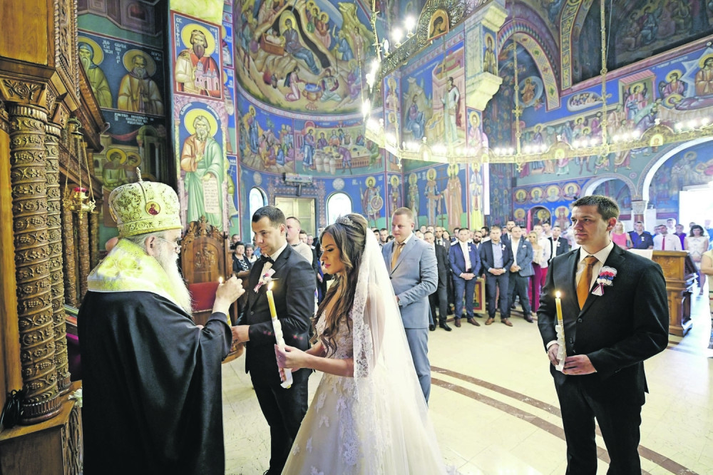 Svi detalji sa svadbe naše najlepše političarke! (FOTO)