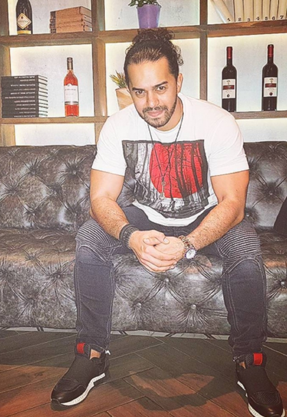 Adil objavio fotografiju sa unakaženom ženom!