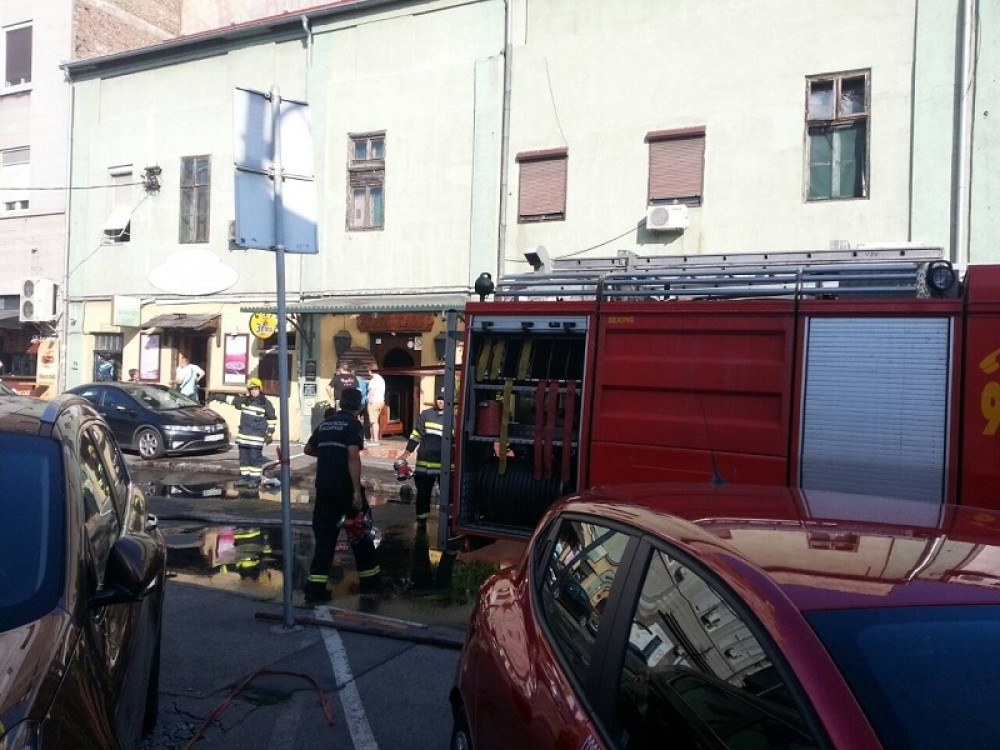 Požar u Savamali! (FOTO)