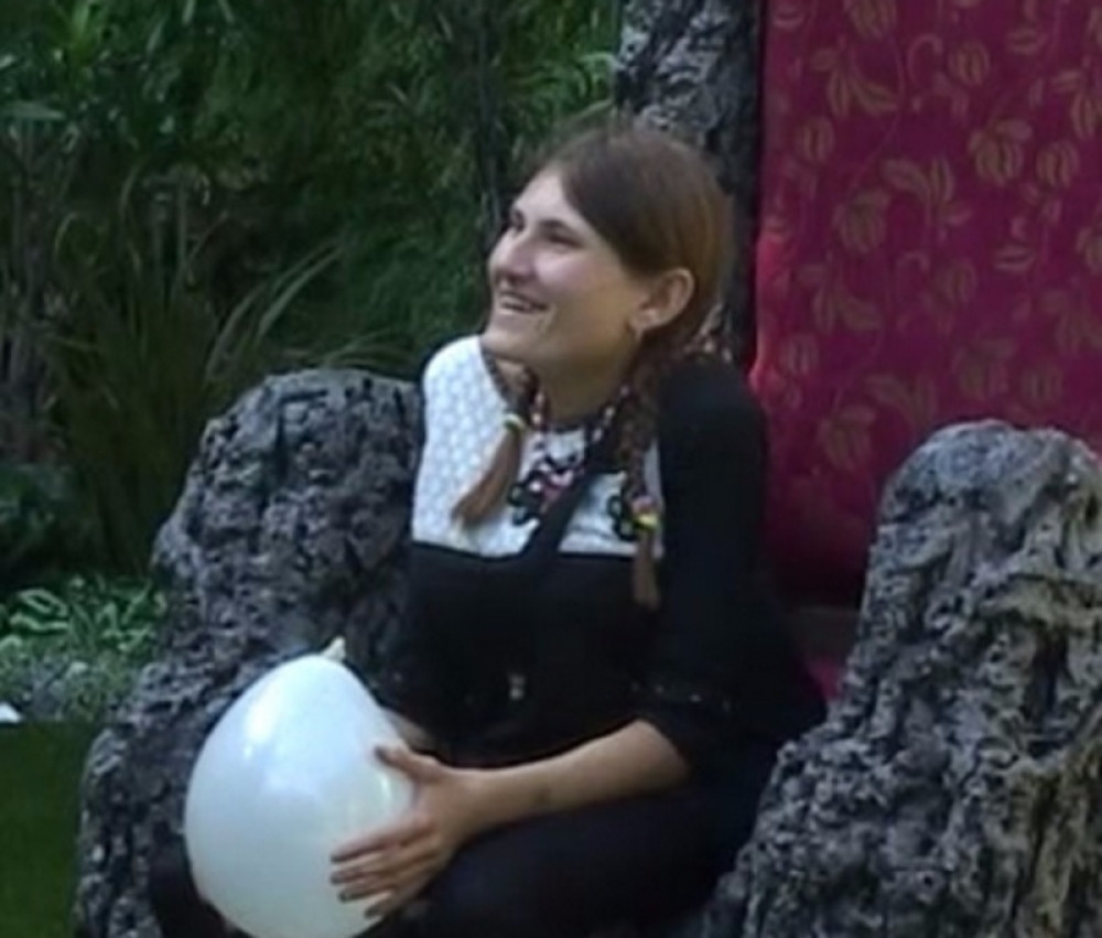 Divna naskočila na muža (VIDEO)