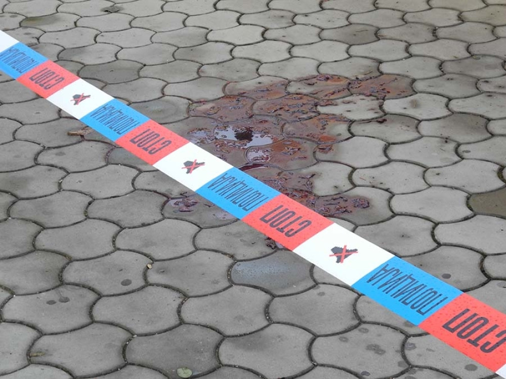 Dečak (13) odsekao majci glavu, snimak poslao drugarima, pa je bacio u odvod