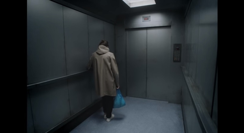 Pevač benda "Radiohead" zaglavljen u liftu (VIDEO)