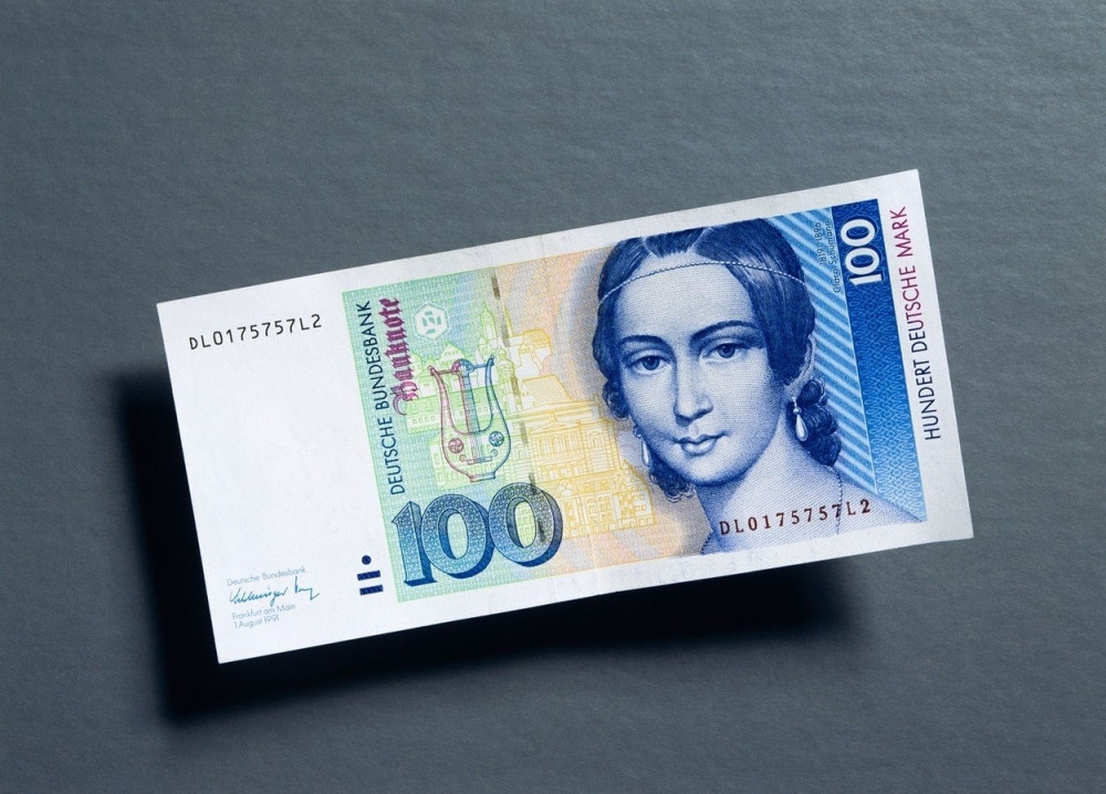 Nemačke marke i danas možete da promenite za dinare, evo koliko vrede!