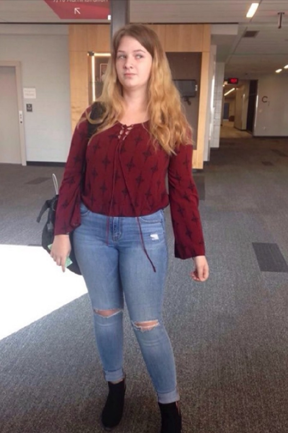 Grudi su ti veće nego kod drugih devojaka, marš napolje!