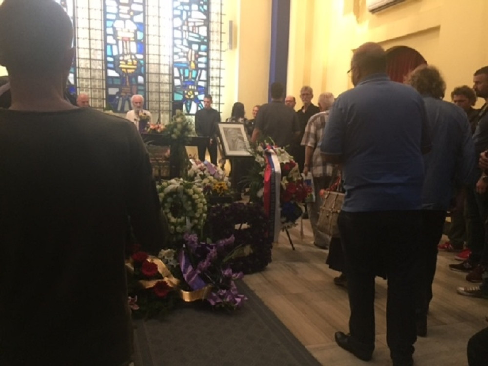 "A sad adio" uz jecaje odzvanjalo kapelom (VIDEO)