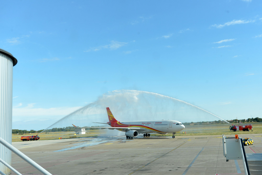 Sleteo prvi avion iz Pekinga! (FOTO)