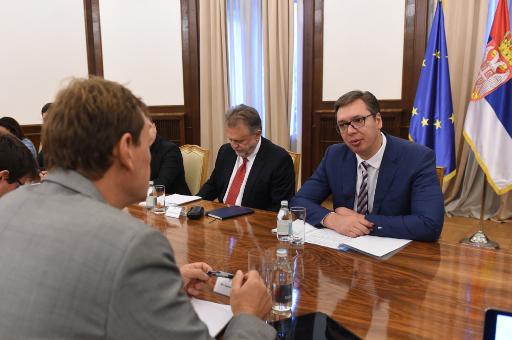 Vučić i Ruf: Moguće povećanje plata i penzija