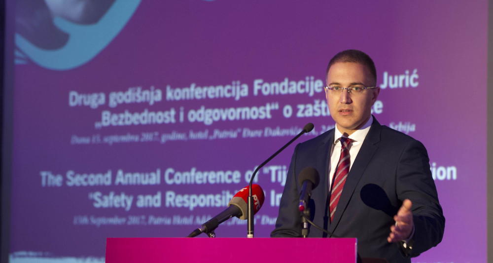 Stefanović: Bezbednost dece je prioritet policije!