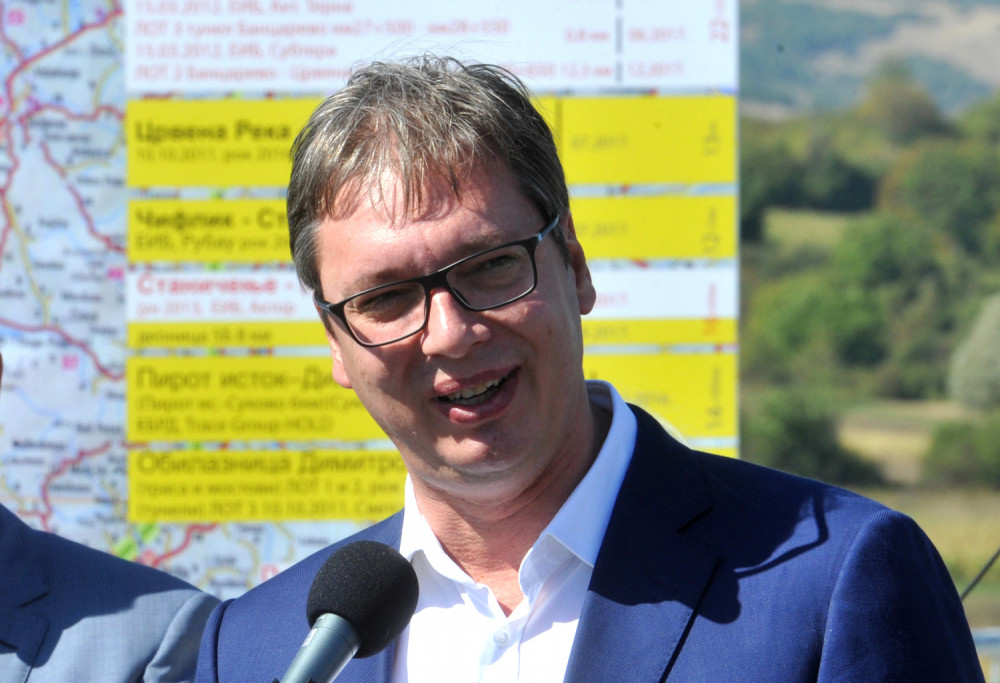 Vučić: Osmeh mi je dugačak 30,5 kilometara!