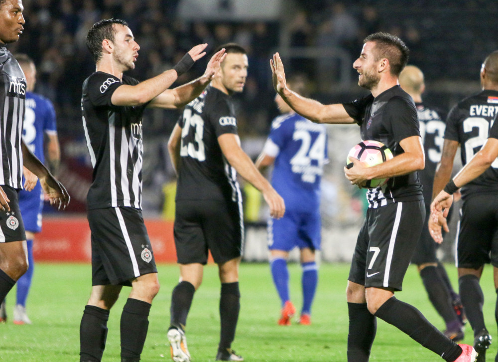 Još jedan Partizanov fudbaler ide u Tursku, a crno-belima ide tek polovina novca