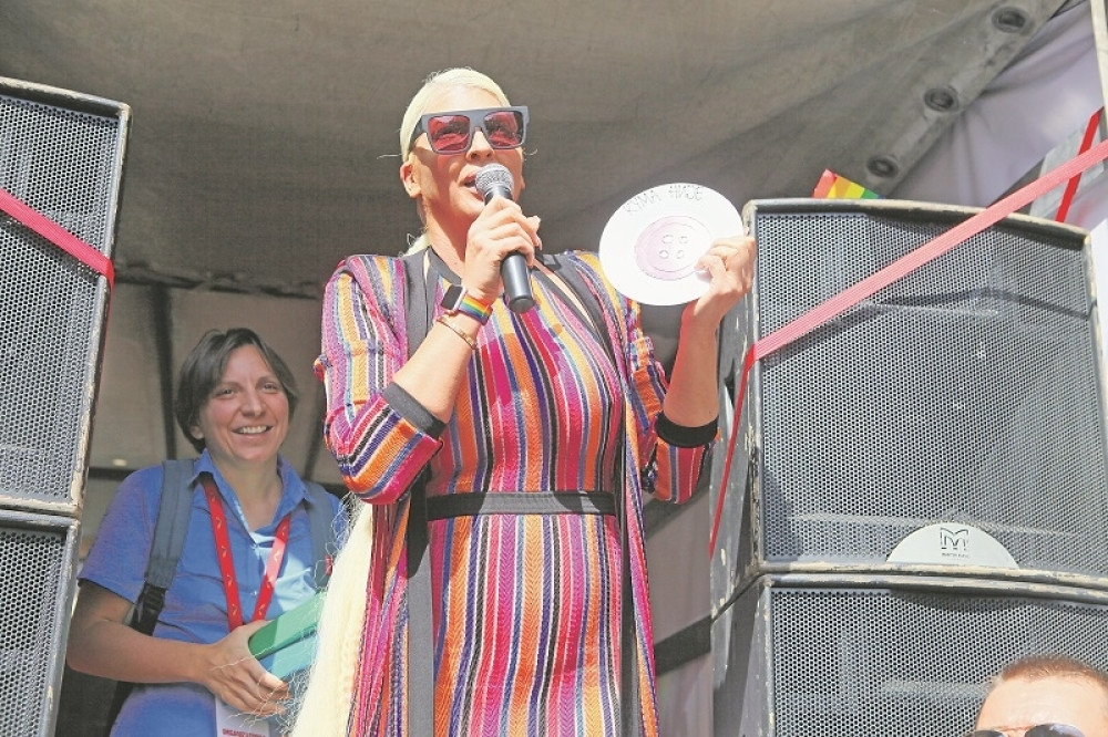 Jelena otišla na gej paradu protiv Duškove volje