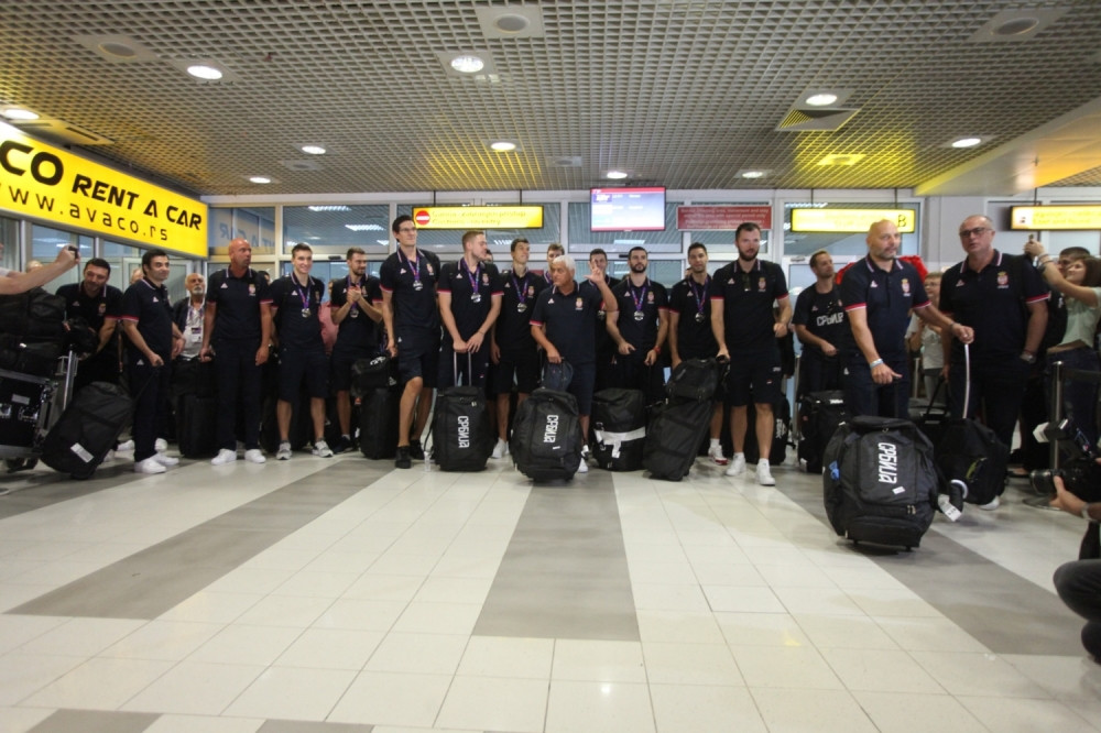 VIDEO I FOTO GALERIJA~"Orlovi" sleteli u Beograd