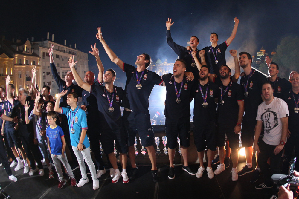 "Orlovi" glasali da li da izađu na balkon bez zlata