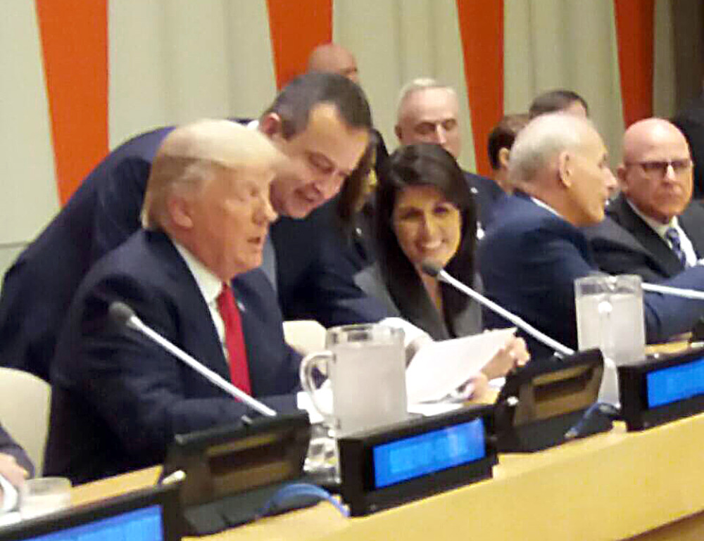 Tramp tražio Dačiću broj telefona