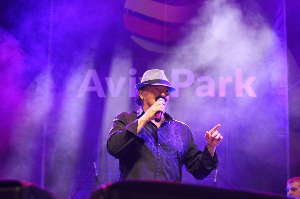 Haris Džinović napravio ludu žurku (FOTO)