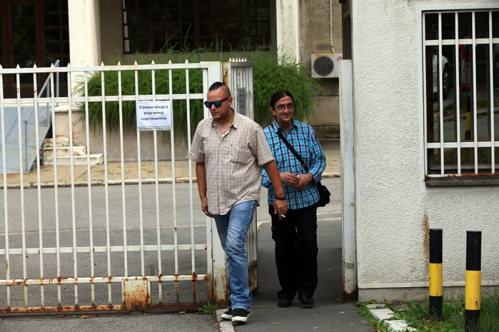 Miloš i Vladimir došli Zoranu u posetu, iz auta izneli samo ovo! (FOTO)