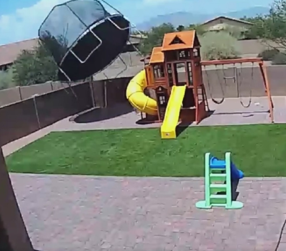 Uragan im doneo poklon o kakvom su sanjali (VIDEO)